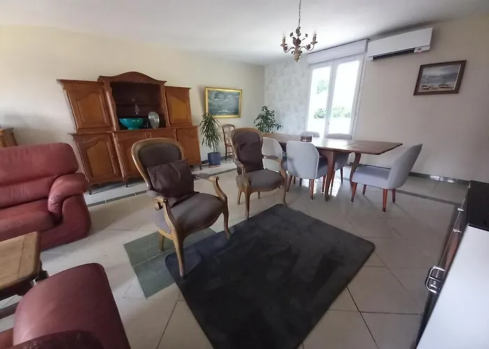 Aux Buzons, Jolie Champenoise Villa *