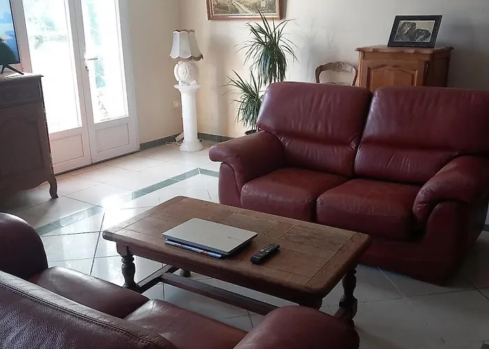 Aux Buzons, Jolie Champenoise Villa *